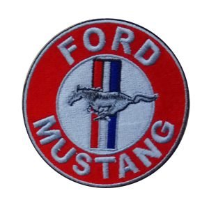 Parche bordado Ford Mustang fondo rojo 9 x 9 cm. [MA-111]
